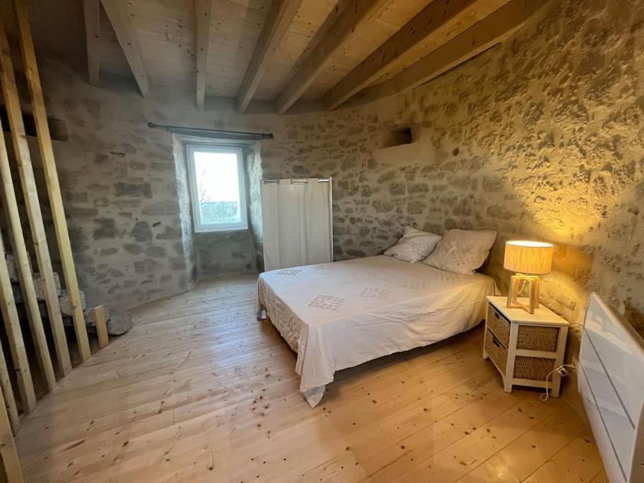Villa Loue Ancien Moulin A Vent Avec Piscine Et Jacuzzi à Neuvy-Bouin Extérieur photo